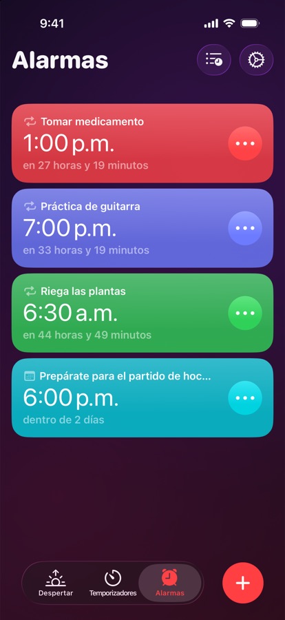 La pestaña Alarmas, una lista de alarmas repetidas y de una sola vez