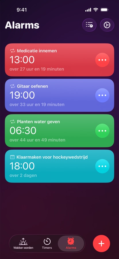 Het tabblad Wekkers, een lijst met terugkerende en eenmalige wekkers
